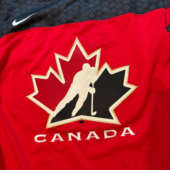 NWT, Nike 2017 World Championship Team Canada IIHF Replica Hockey Jersey Sz L - Picture 12 of 15